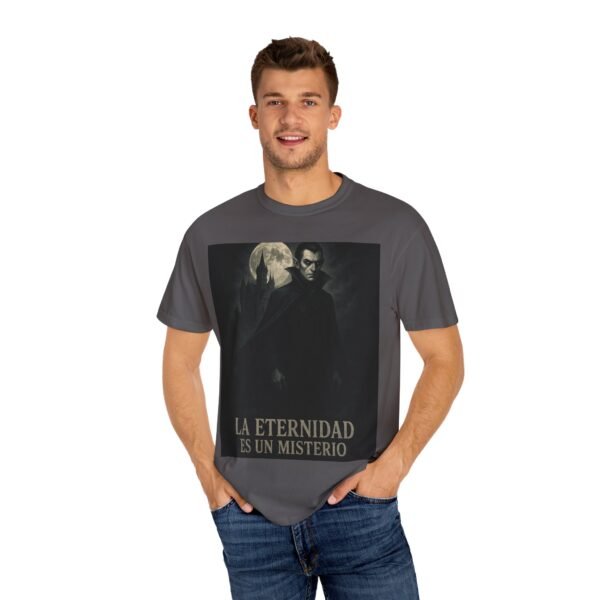 Camiseta vampiro “La eternidad es un misterio” – Estilo gótico oscuro | Ropa de horror y misterio unisex - Image 20
