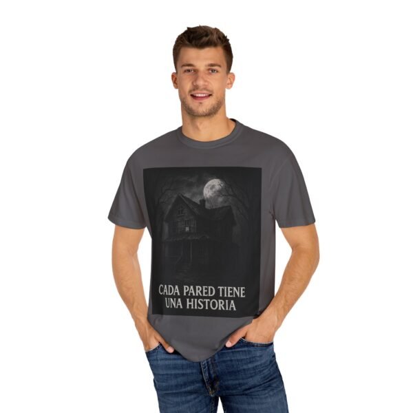 Camiseta casa embrujada “Cada pared tiene una historia” – Diseño de terror y misterio | Ropa oscura unisex - Image 16