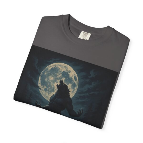 Camiseta hombre lobo “La noche tiene sus propios secretos” – Ropa oscura y de terror unisex | Estilo gótico y paranormal - Image 19