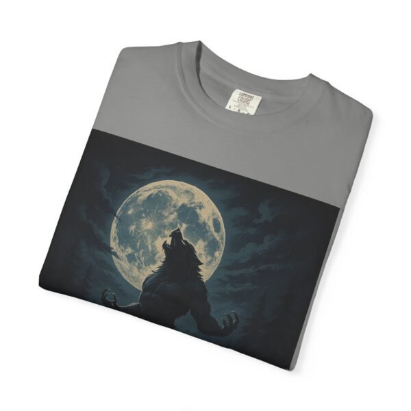 Camiseta hombre lobo “La noche tiene sus propios secretos” – Ropa oscura y de terror unisex | Estilo gótico y paranormal - Image 15